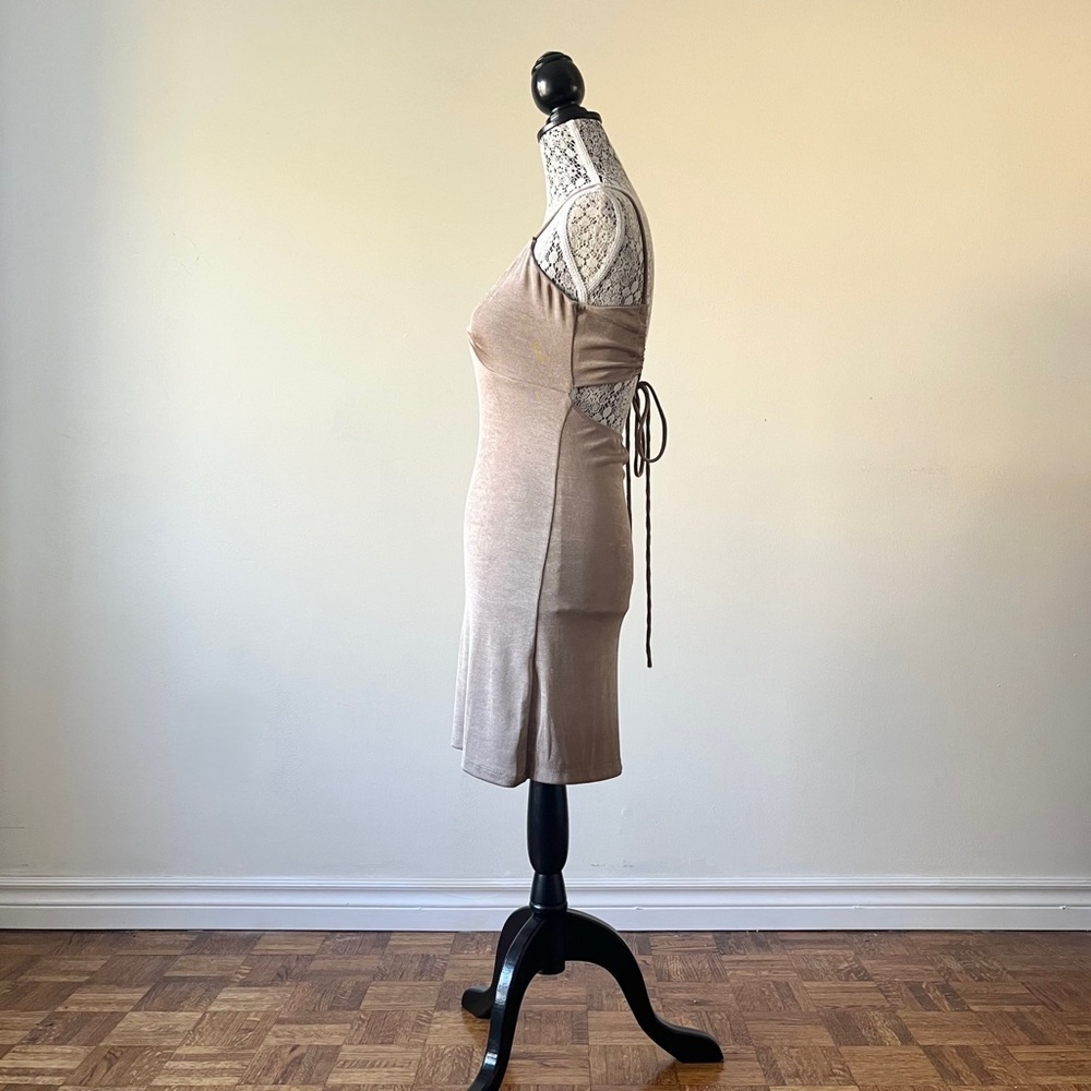 White Fox Cutout Back Mini Dress Size M - Picture 6 of 14